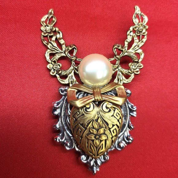 Jane Angel Pin Brooch Metal Gold Silver Signed - Picture 1 of 12